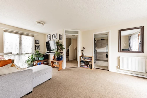 House - Terraced Main Photo