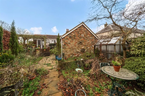 Bungalow - Detached Main Photo