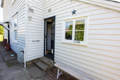 House - Semi-Detached Main Photo