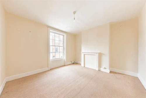 House - Terraced Main Photo