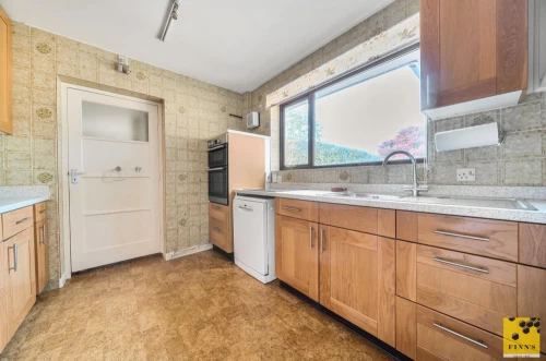 Bungalow - Detached Main Photo