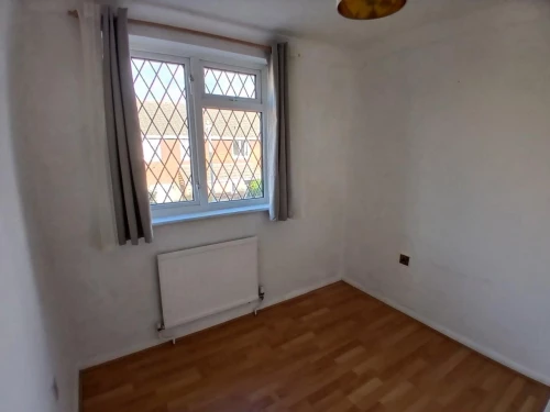 House - Terraced Photo 3