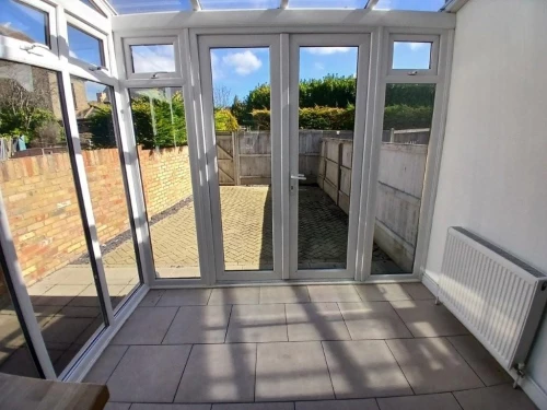 House - Semi-Detached Main Photo