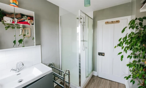 House - Semi-Detached Main Photo