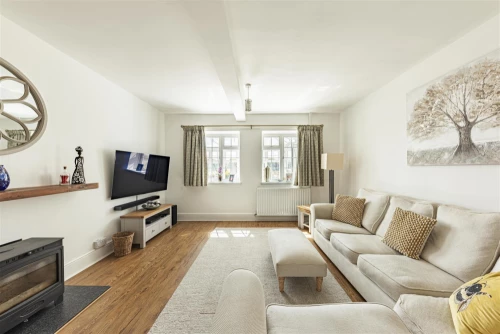 House - Terraced Photo 4