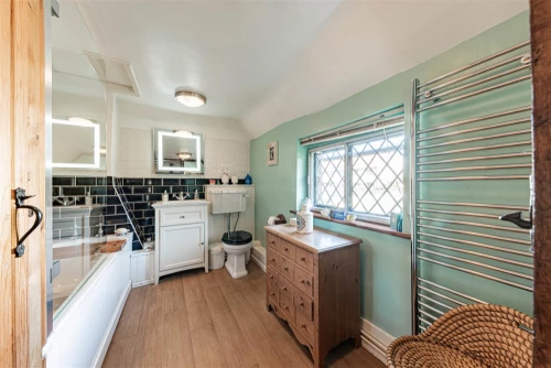 House - Semi-Detached Main Photo