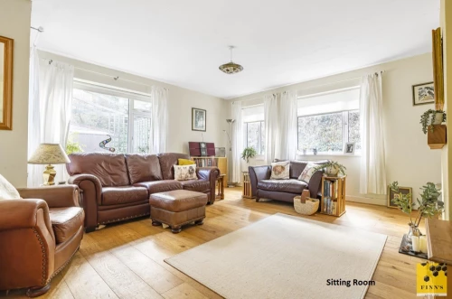 House - Detached Photo 3