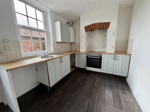 House - Terraced Main Photo