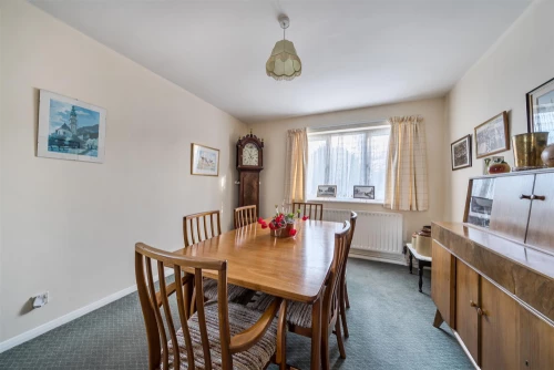 Bungalow - Detached Photo 4