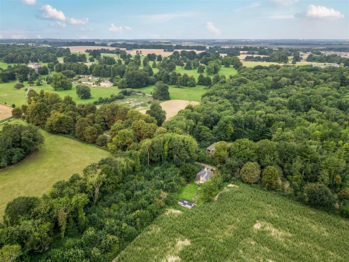 Bungalow - Detached Photo 1