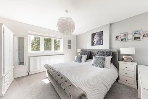 House - Semi-Detached Main Photo