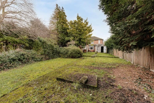 House - Semi-Detached Main Photo