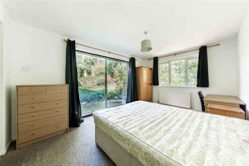 House - Semi-Detached Main Photo