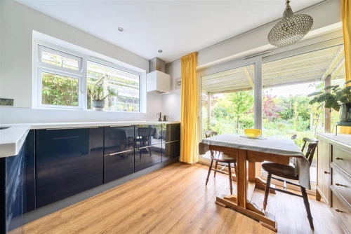 Bungalow - Detached Photo 4