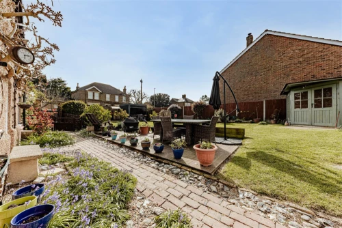 House - Semi-Detached Main Photo