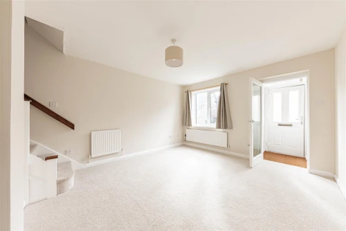 House - Terraced Photo 2