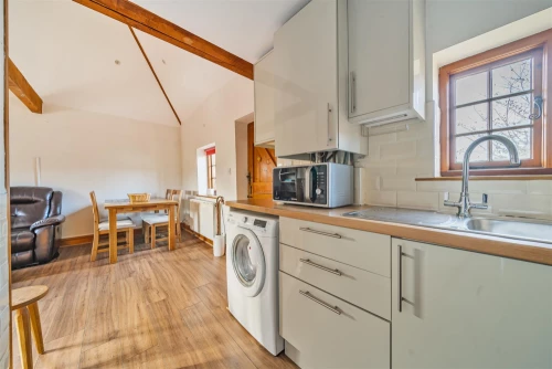 House - Semi-Detached Main Photo