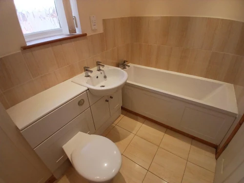 House - Semi-Detached Main Photo