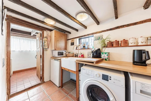 House - Semi-Detached Main Photo