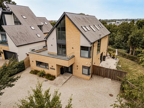 House - Detached Main Photo