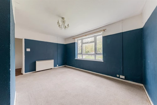 House - Semi-Detached Main Photo