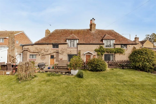 House - Semi-Detached Main Photo