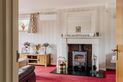 Bungalow - Detached Main Photo