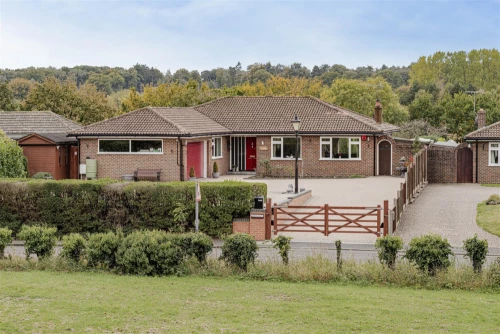 Bungalow - Detached Main Photo