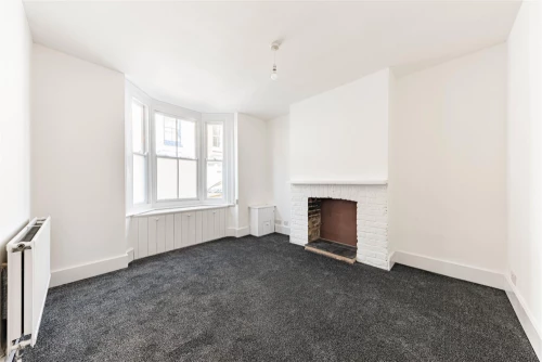 House - Terraced Main Photo