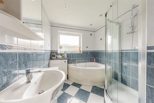 Bungalow - Detached Main Photo