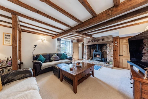 House - Semi-Detached Main Photo