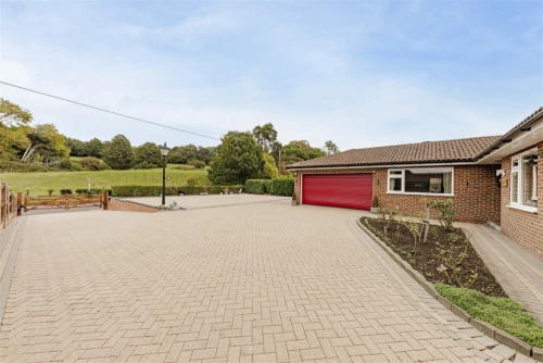 Bungalow - Detached Main Photo