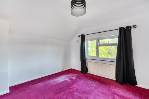 House - Semi-Detached Main Photo