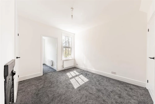 House - Terraced Main Photo