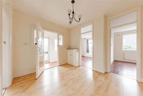 Bungalow - Detached Main Photo