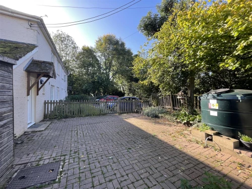 House - Semi-Detached Main Photo