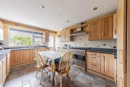 Bungalow - Detached Main Photo