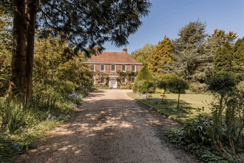 House - Detached Photo 2