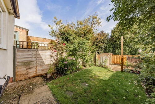 House - End Terrace Photo 2