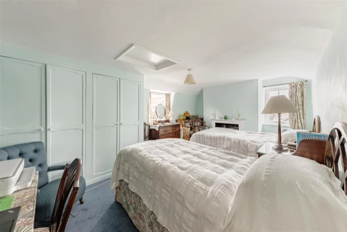 House - End Terrace Main Photo