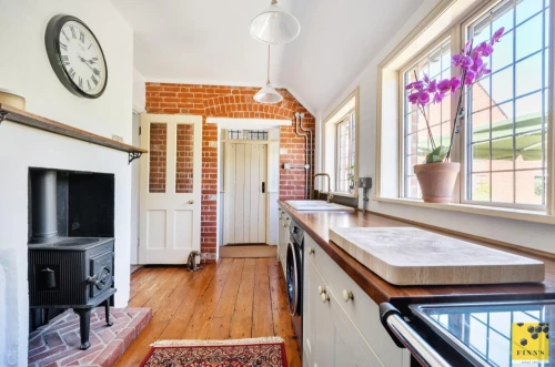 House - Detached Main Photo