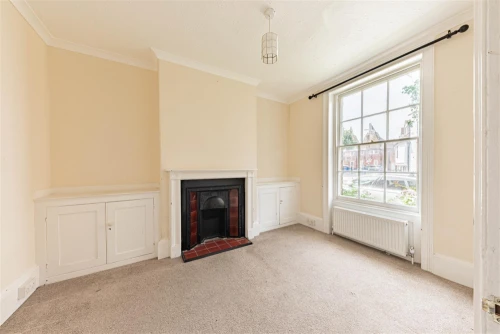 House - Terraced Main Photo
