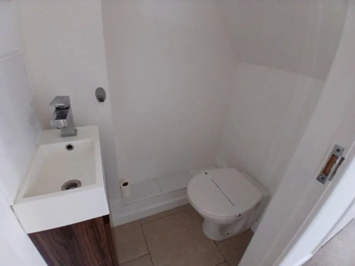 House - Semi-Detached Main Photo