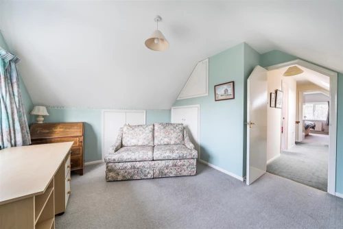 Bungalow - Detached Photo 3