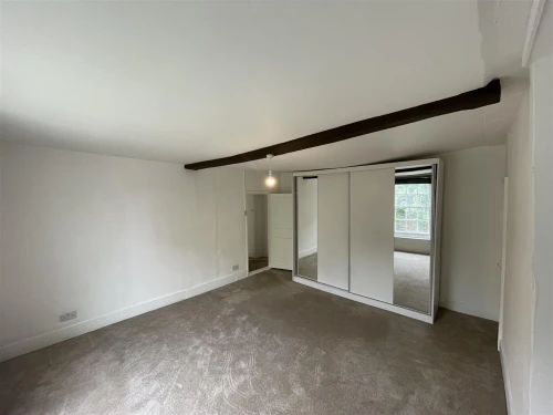 House - Semi-Detached Main Photo