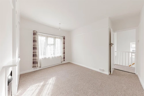 House - Semi-Detached Main Photo