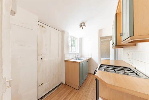 House - Terraced Main Photo
