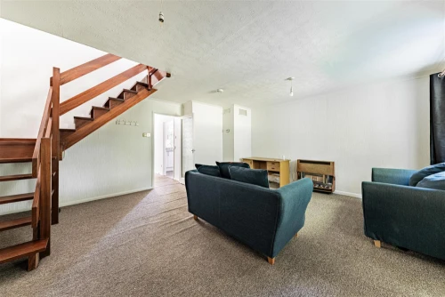 House - Semi-Detached Main Photo