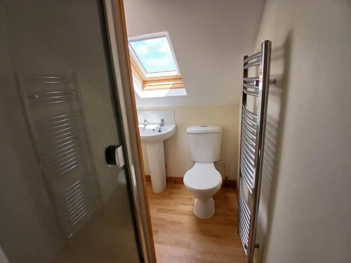 House - Semi-Detached Photo 2