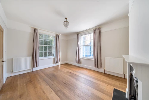 House - Townhouse Main Photo